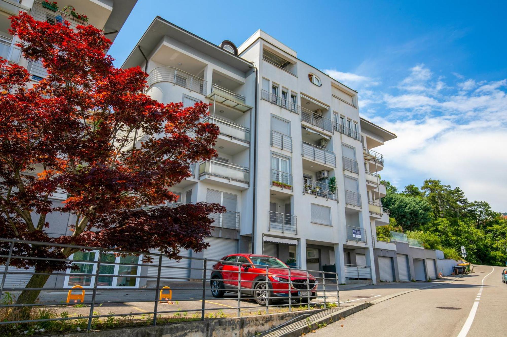Old Lady Opatija Apartment Exterior photo